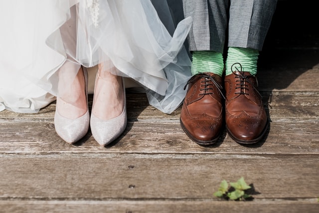 איך למצוא שמלת חתונה צנועה